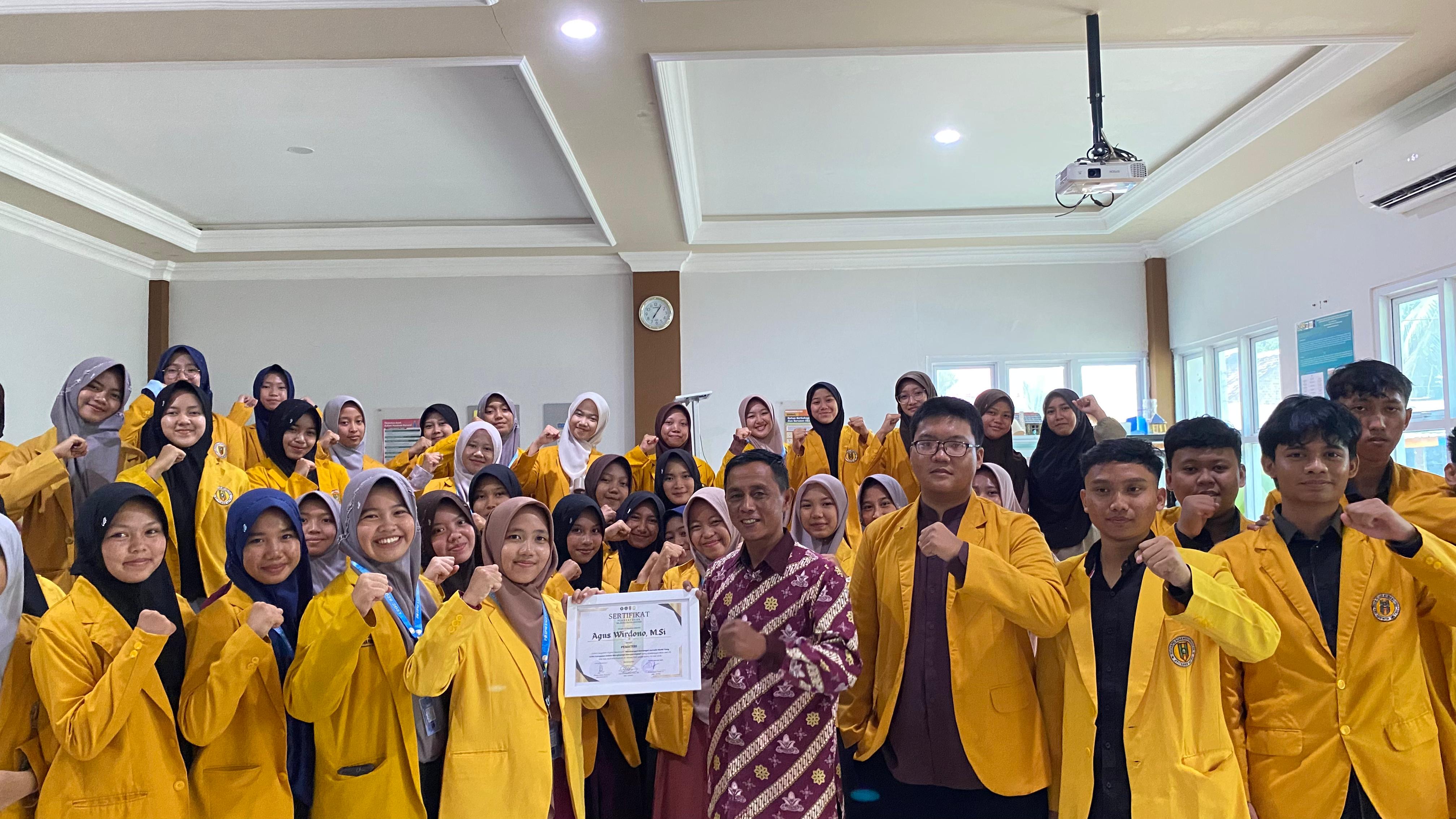 Bangun Literasi Media, Pelajar SMA At-Tanwir Dibekali Skill Jurnalistik Digital