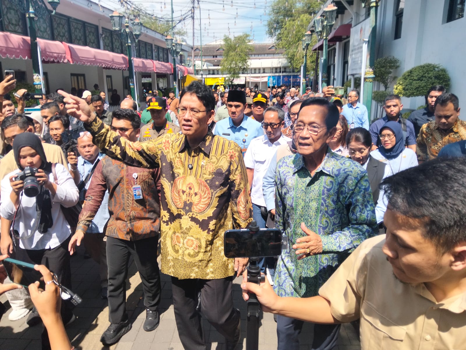 Menkeu Purbaya Pantau Langsung Pasar Beringharjo, Aktivitas Ekonomi Masih Stabil