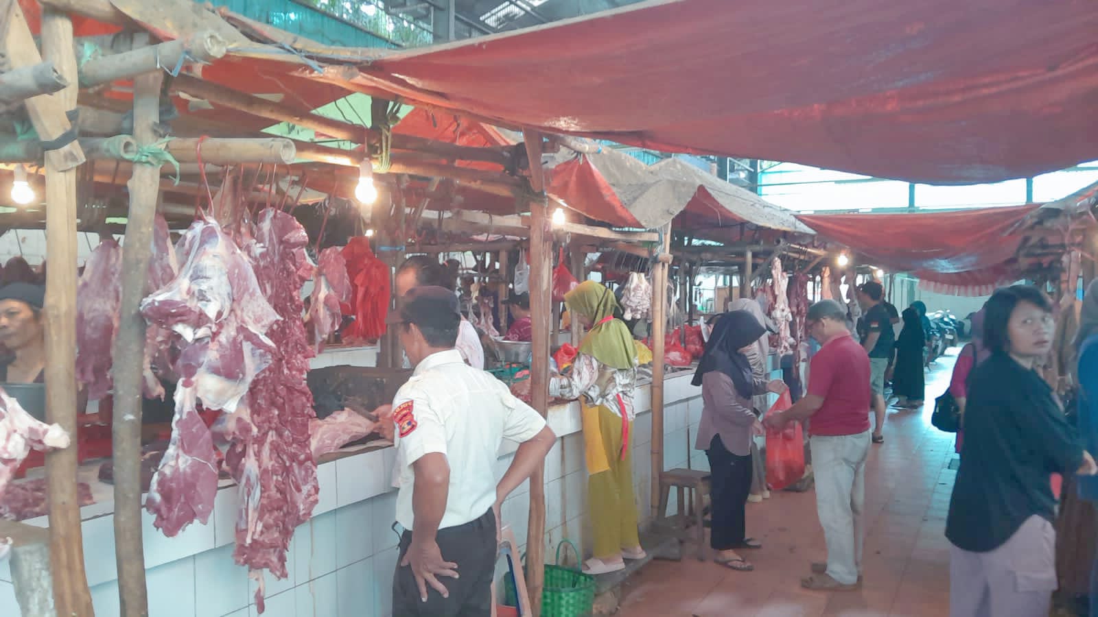 Pantau Stok Bapok Aman Jelang Lebaran, Satgas Pangan Polres Metro Lakukan Sidak ke Pasar