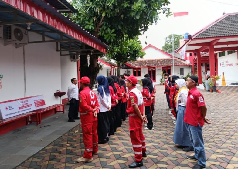 Relawan PMI Maksimalkan Layanan Kesehatan dan Pengamanan Pemudik di Yogyakarta