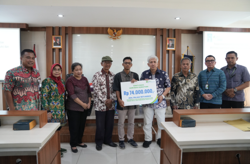 Tenaga Kerja Jasa Konstruksi Padat Karya di Sleman Terima Santunan Kematian Rp74 Juta