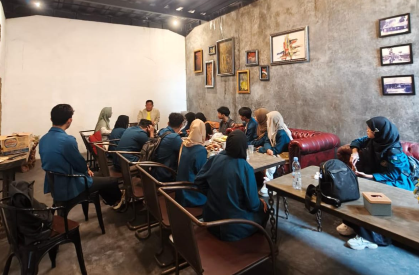 Mahasiswa PBI UM Metro Praktik Jurnalistik Langsung di Radar Metro Lampung