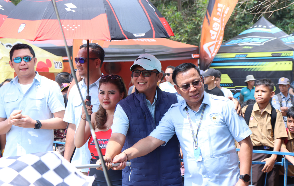 Resmi Dibuka, Ratusan Pembalap Adu Kecepatan di Piala Bupati Lampung Tengah Samosir Dragbike Tahun 2025