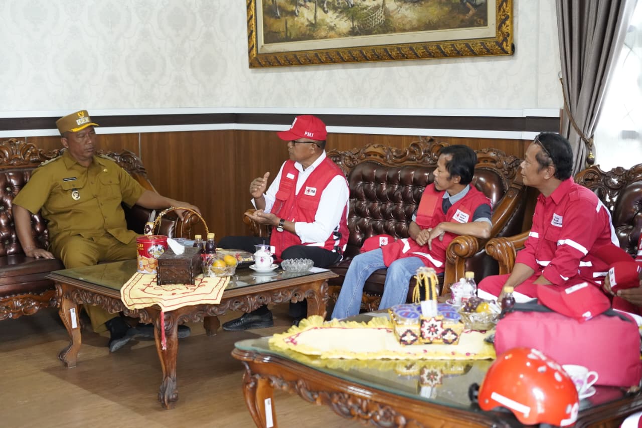 Lampung Tengah Kirim Relawan PMI Bantu Korban Bencana di Sumatera