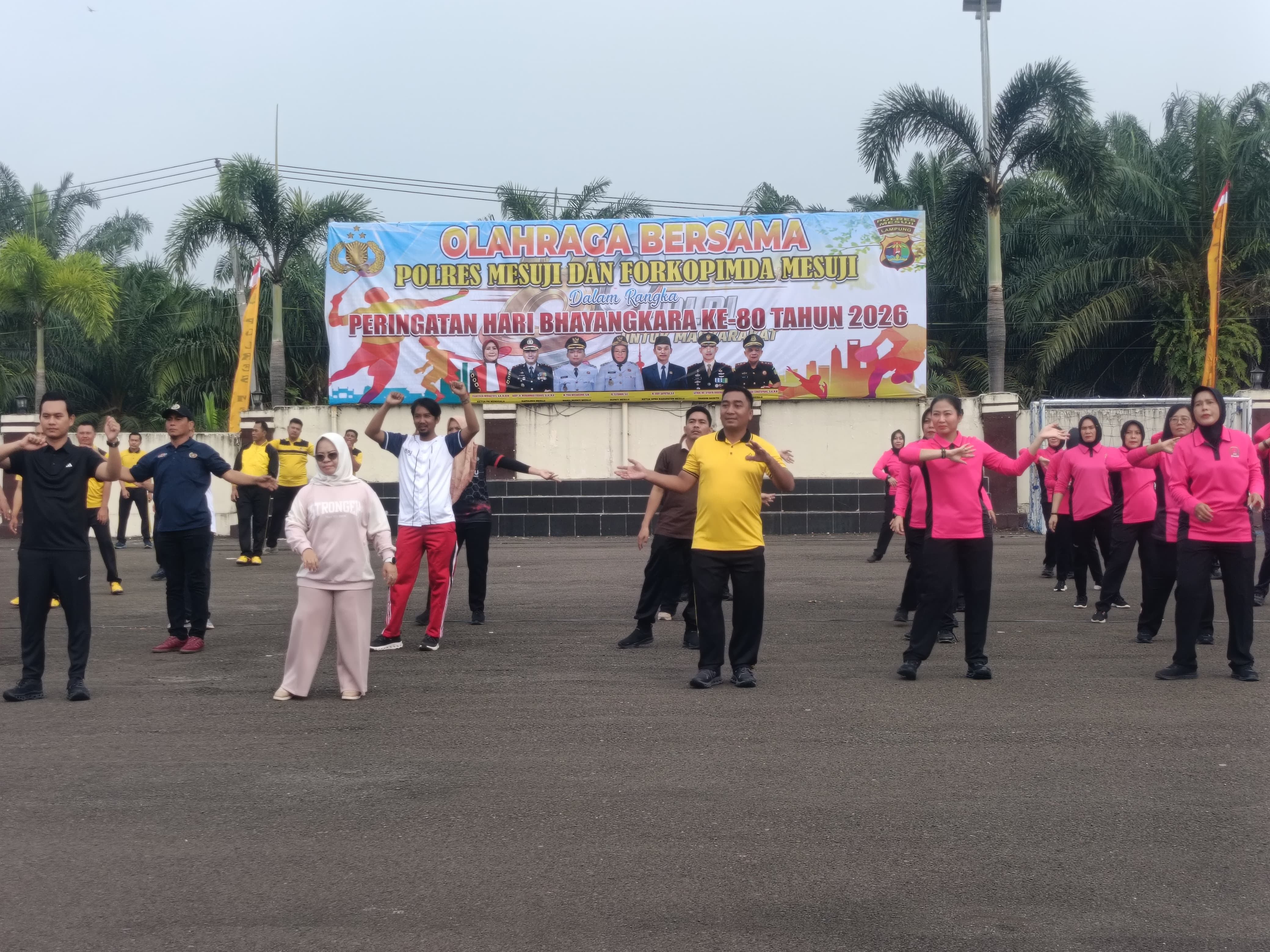 Semarak Hari Bhayangkara ke-80, Polres Mesuji Gelar Olahraga Bersama Forkopimda