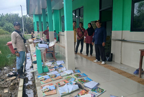 Banjir dan Puting Beliung Melanda Rawajitu Utara, Camat Hendra Kurniawan Turun Langsung Pastikan Warga Aman