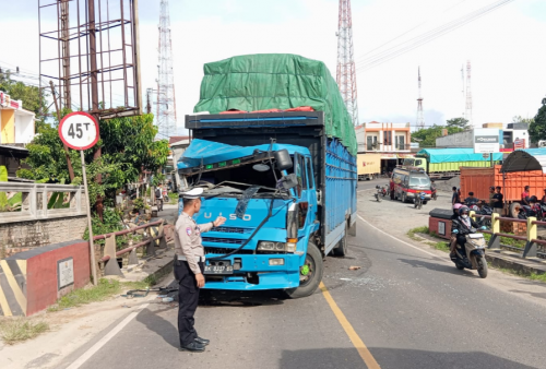 Laka Beruntun di Simpang Pematang, Satlantas Mesuji Gerak Cepat Evakuasi Kendaraan