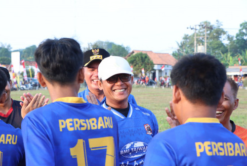 Turnamen Sepakbola Tingkat Kecamatan di Bumi Nabung Resmi Dibuka Bupati Ardito Wijaya