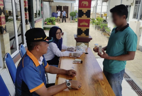 Warga Binaan Lapas Kelas IIA Metro Dites Urin