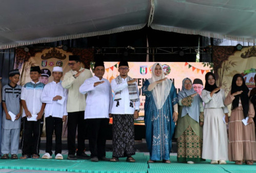 Wabup Umi Laila Hadiri Pengajian Akbar Peringatan Satu Abad Pekon Podorejo