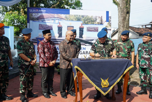 Gubernur AAU Resmikan Monumen Husein Sastranegara di Yogyakarta