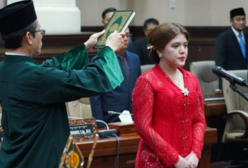 Cintya Amanda Resmi Duduki Kursi DPRD DIY, Jadi Anggota Dewan Termuda