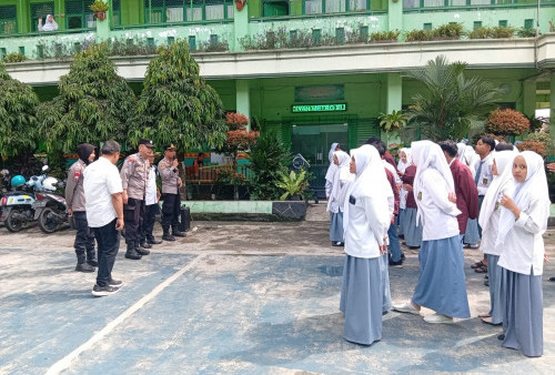Edukasi Literasi Digital, Polsek Metro Pusat Dorong Pelajar Lebih Cerdas Bermedsos
