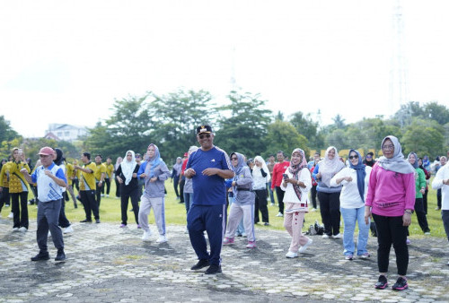 Komang Koheri Ajak ASN Lampung Tengah Hidup Sehat dan Disiplin Lewat Apel dan Senam Bersama
