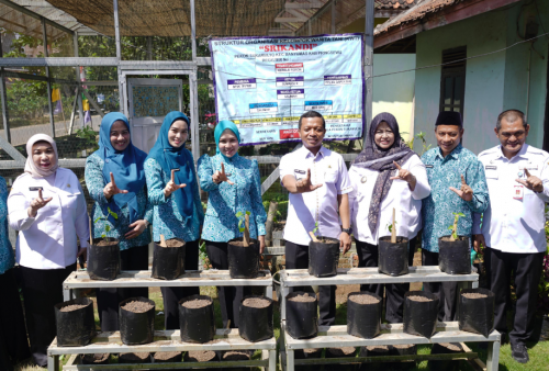 Ketua TP PKK Lampung Kunjungi Pekon Sukamulya Pringsewu, Perkuat Program Desa TAPIS dan Salurkan Bantuan untuk Masyarakat