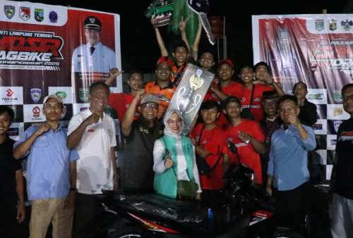 Bupati Ardito Resmi Tutup Piala Bupati Lampung Tengah Samosir Dragbike Championship 2025