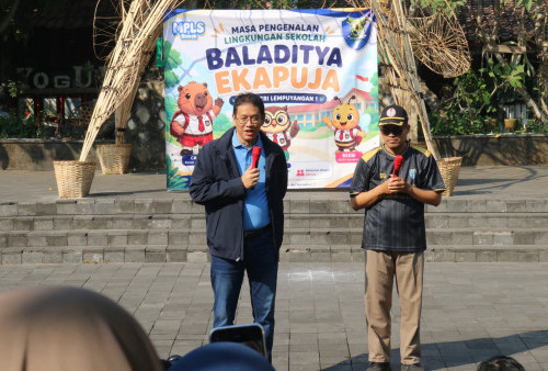 Blusukan ke Pasar Ngasem, Menkeu Purbaya Beri Dukungan kepada Pelaku UMKM