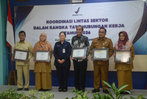 Yogyakarta Raih Penghargaan Pangan Aman dan Pengendalian Resistensi Antimikroba dari BBPOM
