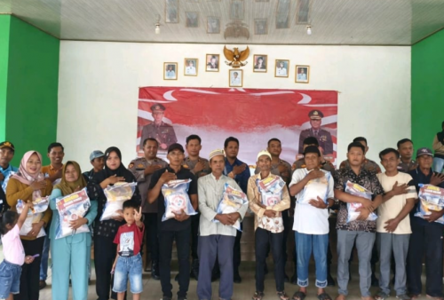 Gelar Jumat Curhat di Desa Margo Jadi, Polres Mesuji Salurkan Sembako dan Beri Penyuluhan