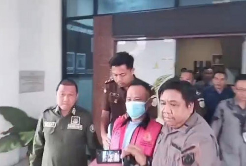 Kejari Kotabumi Tahan Kades Kedaton Terkait Dugaan Korupsi DD Tahun 2022 -  2024