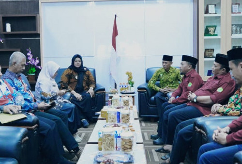 Wabup Pringsewu Terima Audiensi DMI, Perkuat Sinergi untuk Kesejahteraan Umat