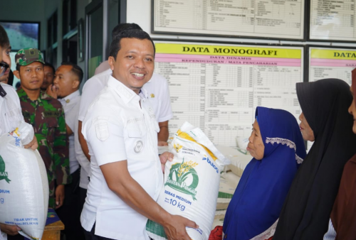 Puluhan Ribu Warga Pringsewu Terima Bantuan Beras, Bupati Tekankan Stabilitas Pangan