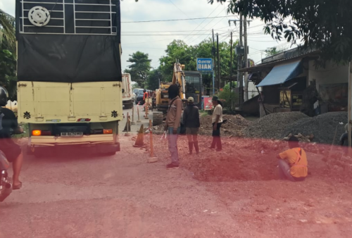 Pengerukan Jalan Sukadamai Lampung Selatan, Arus Lalu Lintas Dialihkan