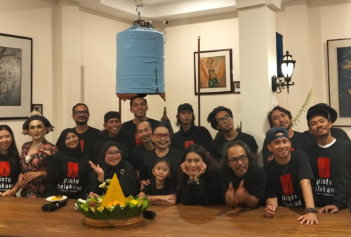  Film Semi Horor 'Pintu Belakang' Angkat Teror Psikologis Keluarga di Desa Terpencil