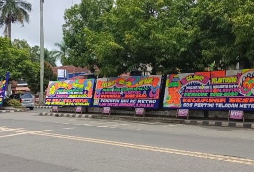 Semarak Pelantikan Wali Kota Metro, Ratusan Karangan Bunga Penuhi Kantor Pemda