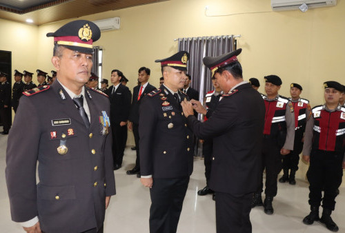  Apresiasi Dedikasi Tanpa Cela, Sepuluh Personel Polres Pringsewu Terima Satya Lencana Pengabdian dari Presiden RI