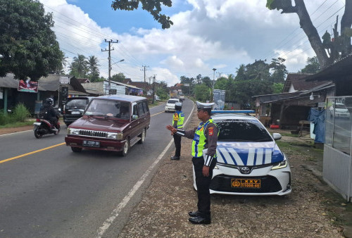 Satlantas Pringsewu Turun ke Jalan, Edukasi Warga Demi Keselamatan Berkendara