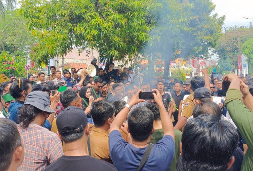 Janji Kampanye Walikota Disorot, Honorer dan Mahasiswa Gelar Aksi Unjuk Rasa