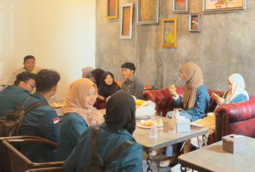 Kunjungi Redaksi Radar Metro, Mahasiswa PBI UM Metro Gali Ilmu Jurnalistik