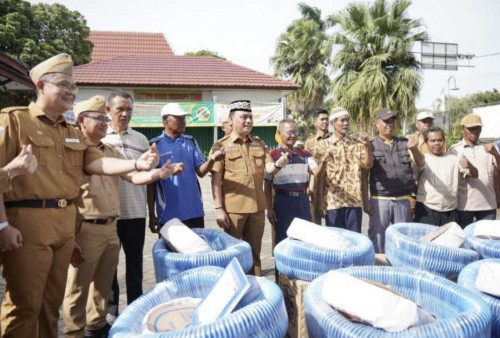 Dukung Produktivitas, Pemkot Metro Berikan Bantuan Alat Pertanian dan Sarana Produksi untuk Kelompok Tani