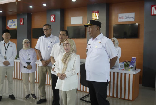 Tinjau MPP Lampung Tengah, Plt Bupati I Komang Koheri Bahas Penguatan Layanan Keuangan dan Digitalisasi Perbankan