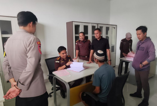 Polsek Pringsewu Kota Limpahkan Tersangka Pencurian Mobil ke JPU