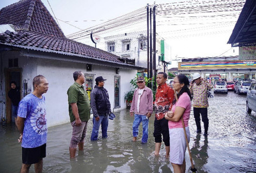 Bupati Riyanto Pamungkas Tinjau Banjir di Wilayah Pringsewu Kota