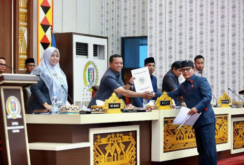 Bupati Pringsewu Sampaikan Ranperda Pertanggungjawaban APBD 2025 di Rapat Paripurna DPRD