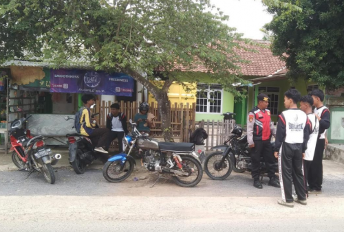Satlantas Polres Metro Terjunkan Belasan Personel untuk Atur Lalu Lintas di Jam Sibuk