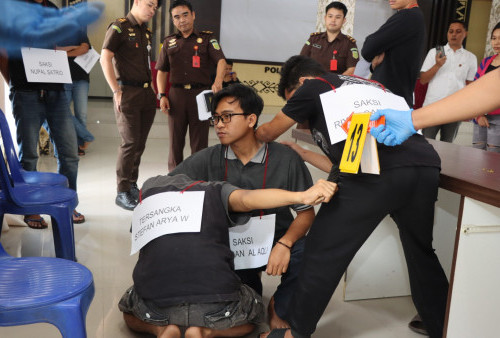 Tersangka SAW Peragakan 22 Adegan Penusukan di Tempat Biliar Pringsewu