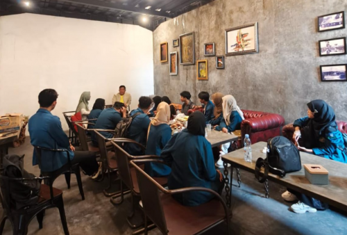 Mahasiswa PBI UM Metro Praktik Jurnalistik Langsung di Radar Metro Lampung