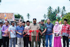 Komitmen Bangun Infrastruktur, Plt Bupati Lampung Tengah Resmikan Rigid Beton Ruas Sidoluhur–Sidomulyo