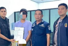 Geram Aksi Ayah Cabuli Anak, Ratusan Warga Desa Bumi Agung Marga Kepung Rumah Pelaku