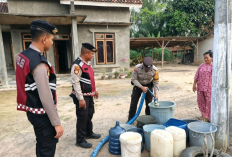 Kesulitan Air Bersih, Warga Desa Labuhan Permai Dapat Bantuan dari Polres Mesuji