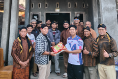 Rumah Warga Ludes Terbakar, Pujakesuma Lampung Barat Bergerak Salurkan Bantuan