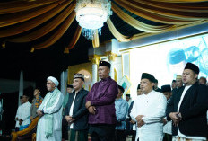 Plt. Bupati Komang Koheri Hadiri Doa Bersama & Harlah Ponpes Wali Songo