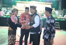  Dihadiri Bupati Ardito Wijaya, Pagelaran Wayang Kulit Meriahkan Bersih Dusun Lempuyang Bandar