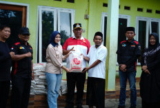 Bantu Operasional LKS Sabilunajah, Plt. Bupati I Komang Koheri Salurkan Bantuan Beras