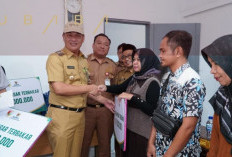 20 Pedagang Korban Kebakaran Pasar Mulya Kencana Terima Santunan dari Pemkab Tubaba