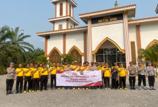 Dipimpin AKP Muslifar, Polres Mesuji Kompak Bersihkan Masjid Baitul A'mal
